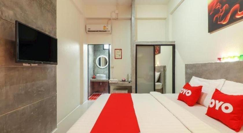 Oyo 412 7 Days Hotel Chiang Mai Exterior foto